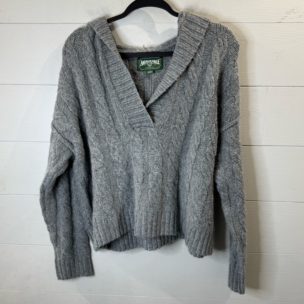 American Eagle | Gray Women's Sweater Y2K Size Small